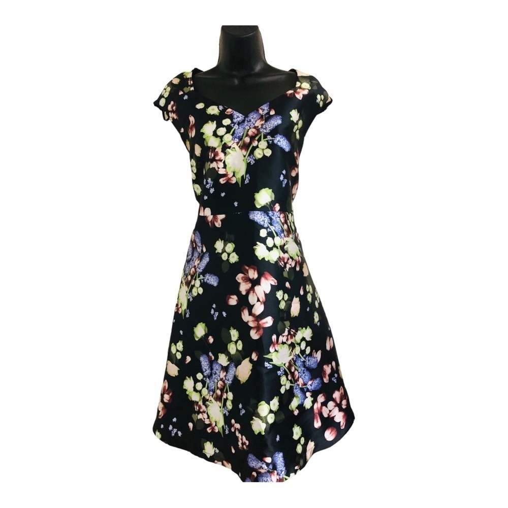 Beautiful black‎ floral sweetheart neck cap sleeve fit & flare dress size 12 new